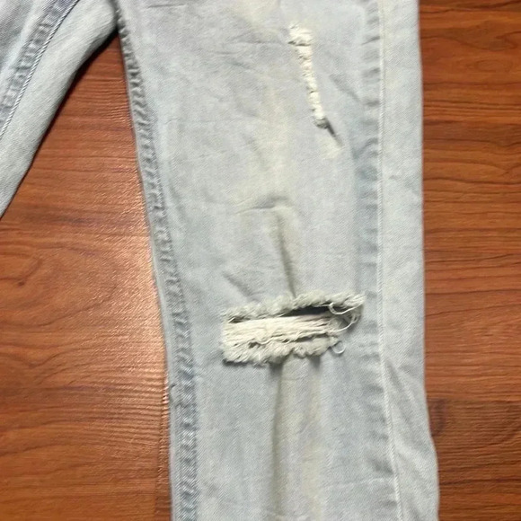 Forever 21 light wash distressed jeans, size 28 - Picture 4 of 5